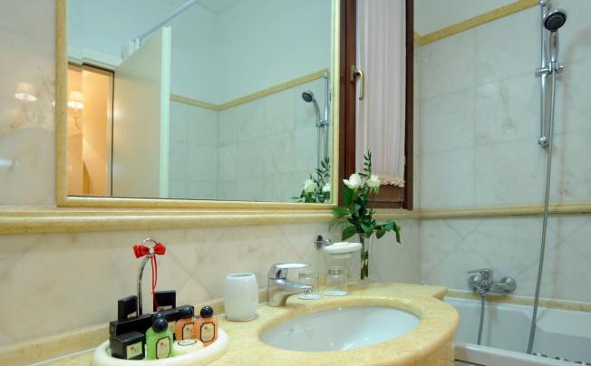 Фото отеля Daniel's Hotel