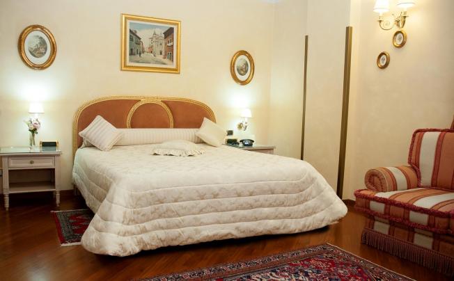 Фото отеля Daniel's Hotel
