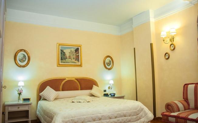 Фото отеля Daniel's Hotel