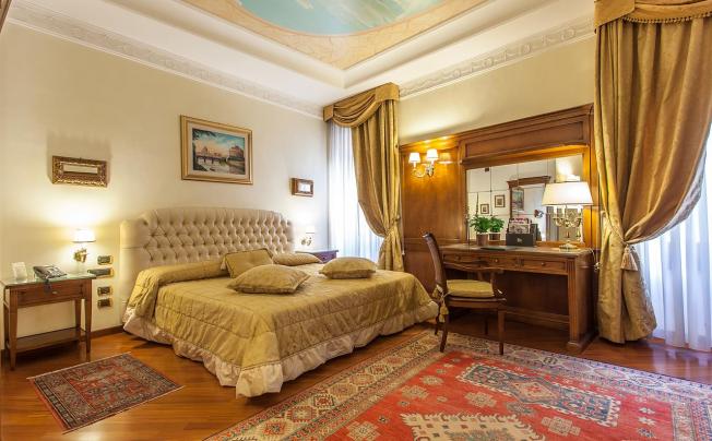 Фото отеля Daniel's Hotel
