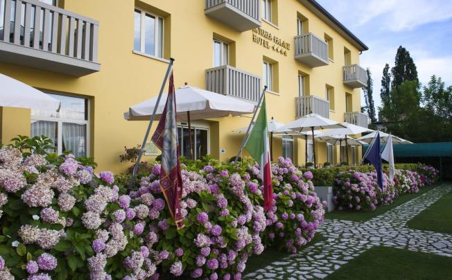 Фото отеля Viktoria Palace Hotel