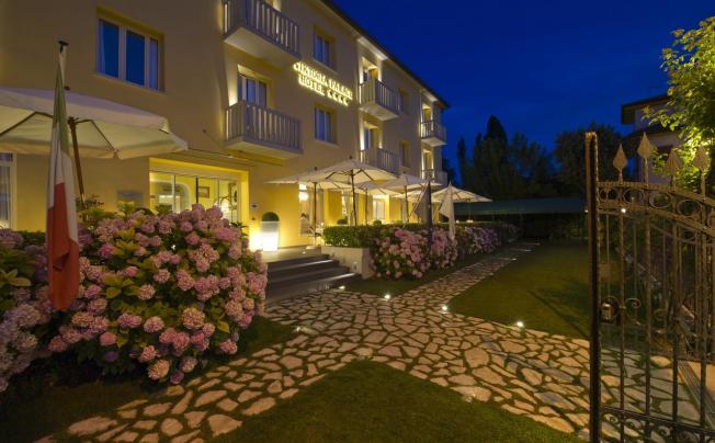 Фото отеля Viktoria Palace Hotel