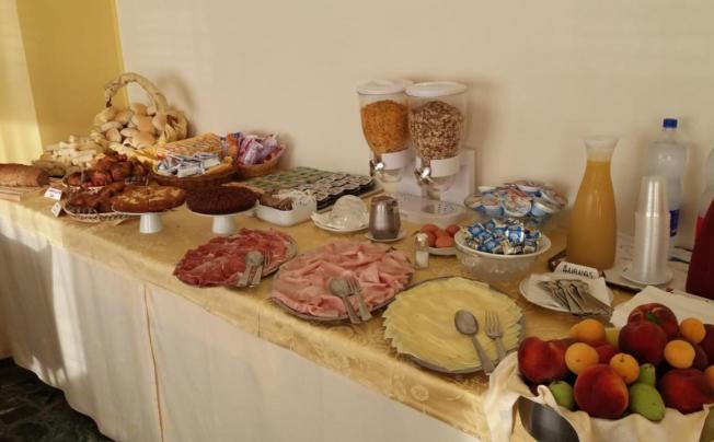 Фото отеля Robinia Hotel