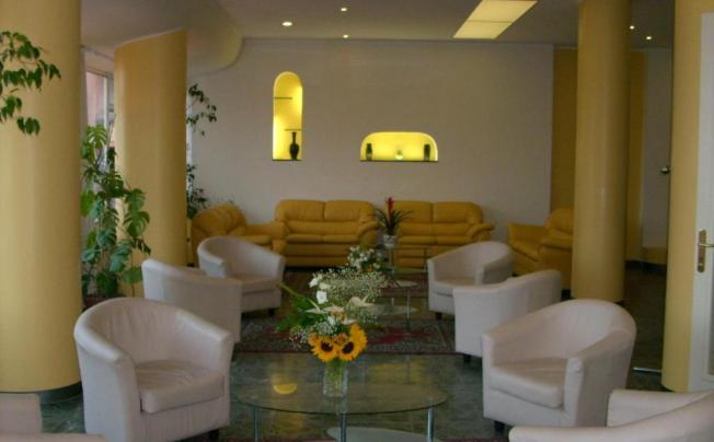 Фото отеля Robinia Hotel
