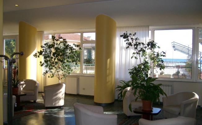 Фото отеля Robinia Hotel