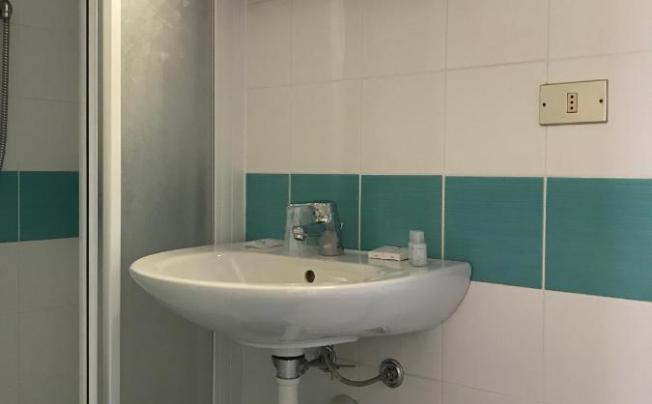 Фото отеля Robinia Hotel