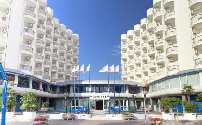Фото отеля Ritz Hotel