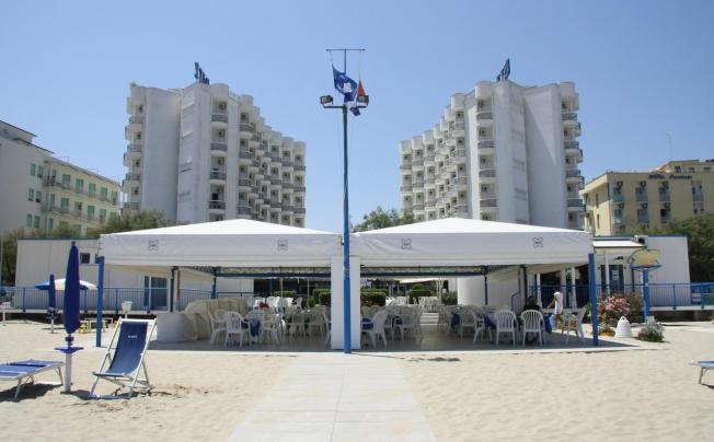 Фото отеля Ritz Hotel