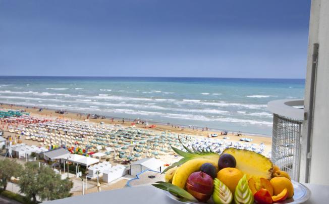 Фото отеля Ritz Hotel