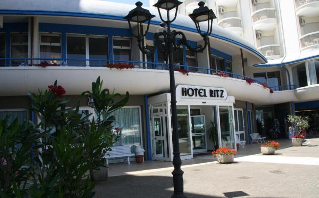 Фото отеля Ritz Hotel