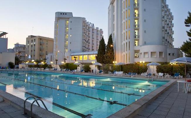 Фото отеля Ritz Hotel
