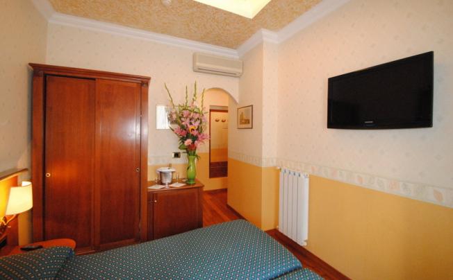 Фото отеля Verona Hotel