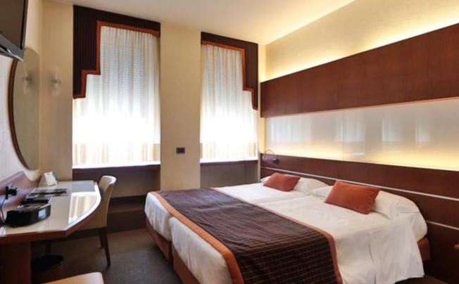 Фото отеля Madison Hotel