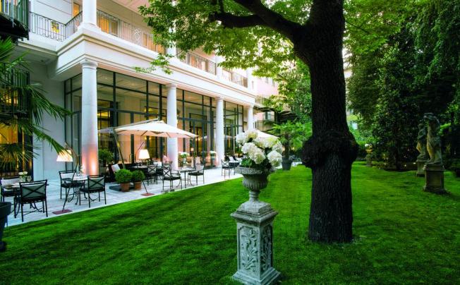 Фото отеля PALAZZO PARIGI HOTEL & GRAND SPA 