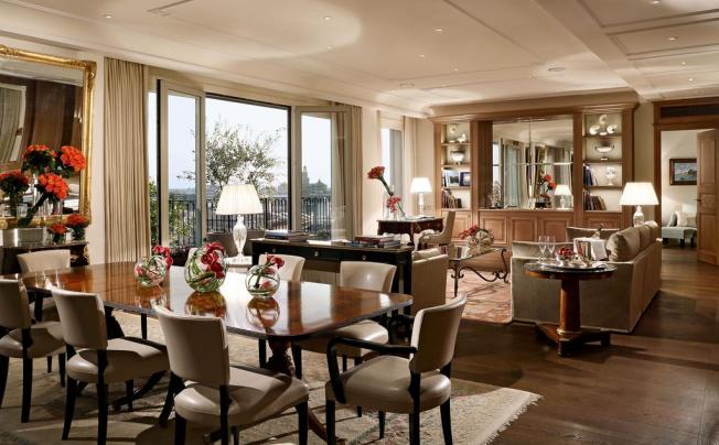 Фото отеля PALAZZO PARIGI HOTEL & GRAND SPA 