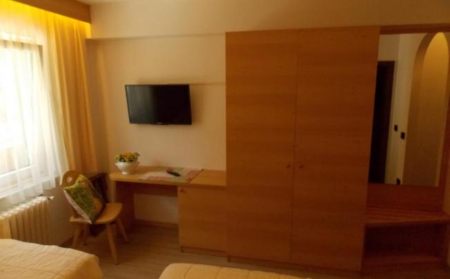 Фото отеля Sport hotel enrosadira