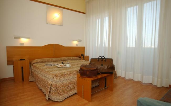 Фото отеля Hotel St Gregory Park