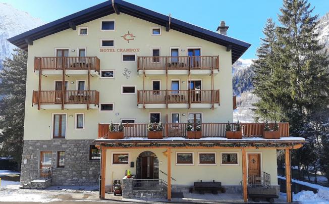 Фото отеля Crampon Hotel
