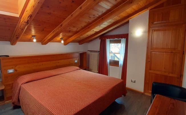 Фото отеля Crampon Hotel
