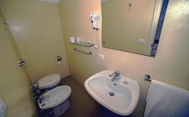 Фото отеля Canada Hotel
