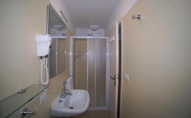 Фото отеля Canada Hotel