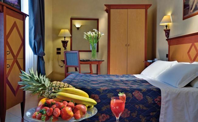 Фото отеля Corona D'italia Hotel