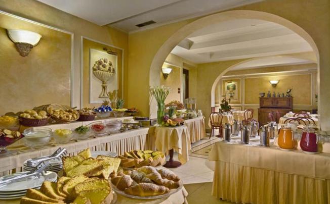 Фото отеля Corona D'Italia Hotel