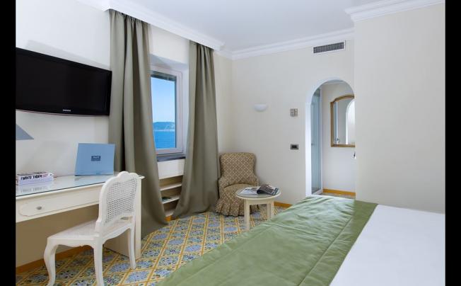 Фото отеля Grand Hotel Punta Molino Beach Resort & Spa