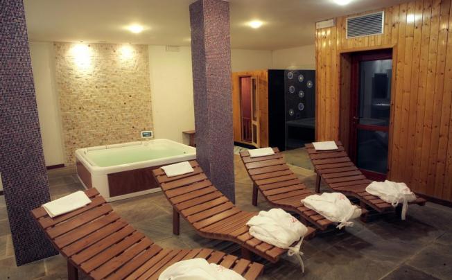 Фото отеля Alpechiara Hotel