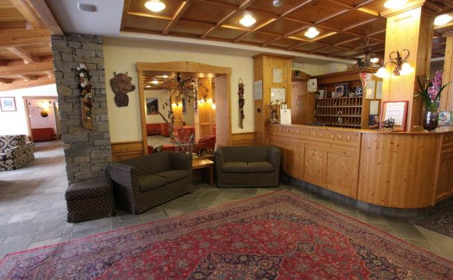 Фото отеля Alpechiara Hotel