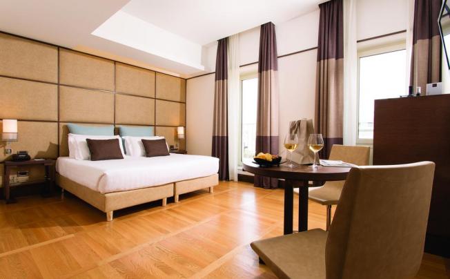 Фото отеля The Independent Hotel