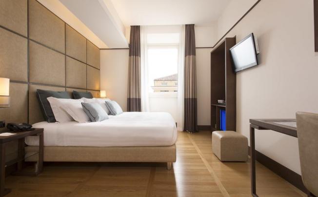 Фото отеля The Independent Hotel