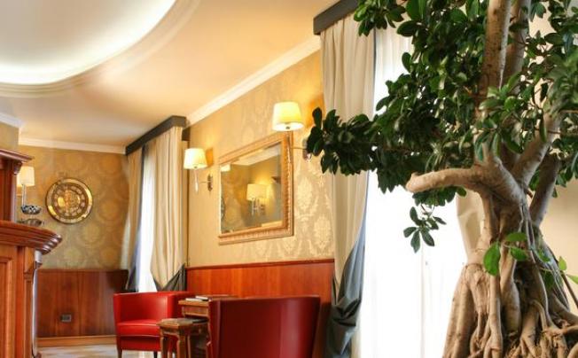 Фото отеля Regent Beach Hotel & Apartment