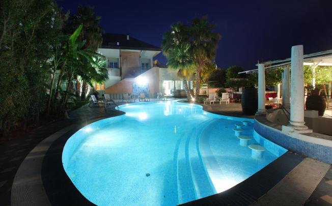 Фото отеля Regent Beach Hotel & Apartment
