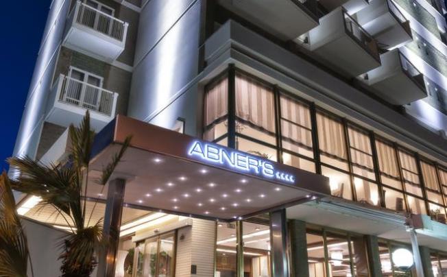 Фото отеля Abner's Hotel