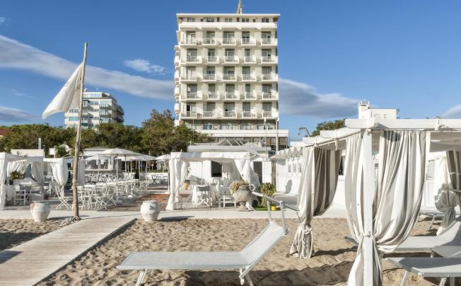 Фото отеля Abner's Hotel