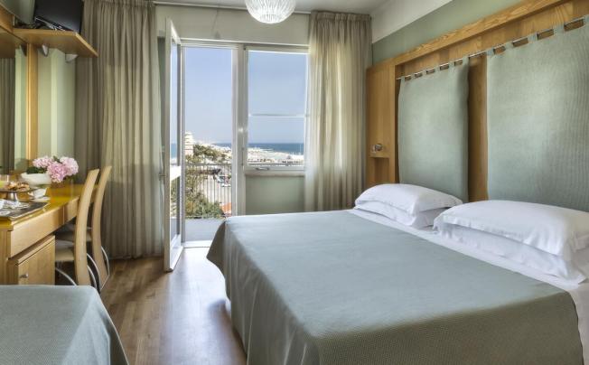 Фото отеля Abner's Hotel