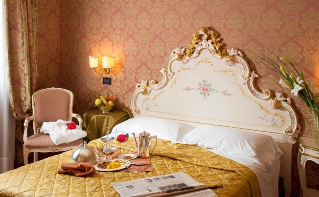 Фото отеля Carlton On The Grand Canal Hotel