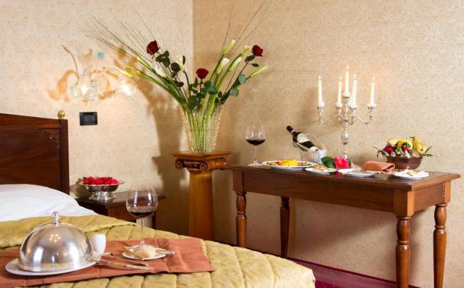 Фото отеля Carlton On The Grand Canal Hotel