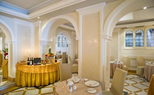 Фото отеля Carlton On The Grand Canal Hotel