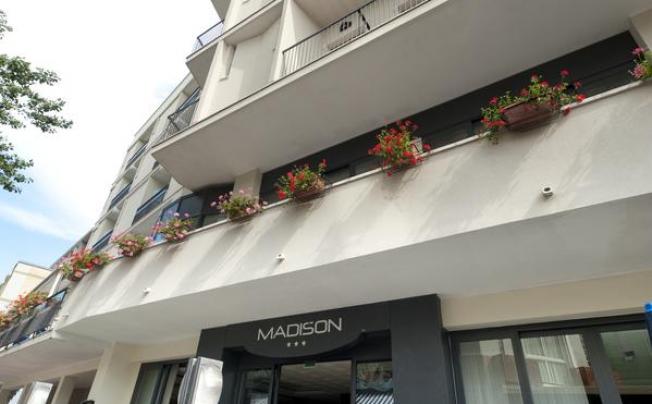 Фото отеля Madison Hotel
