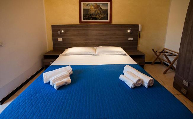 Фото отеля Madison Hotel