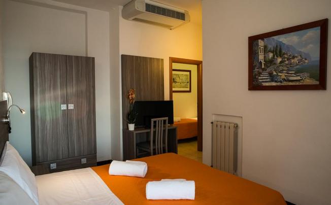 Фото отеля Madison Hotel
