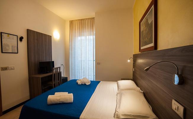 Фото отеля Madison Hotel
