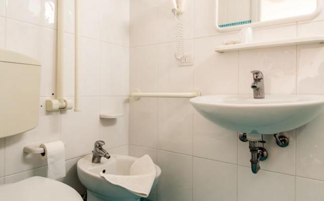 Фото отеля Madison Hotel