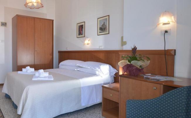 Фото отеля Hotel diplomat