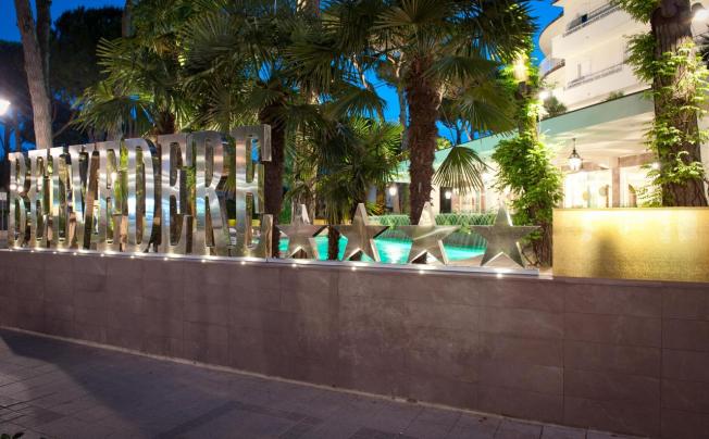 Фото отеля Belvedere Hotel