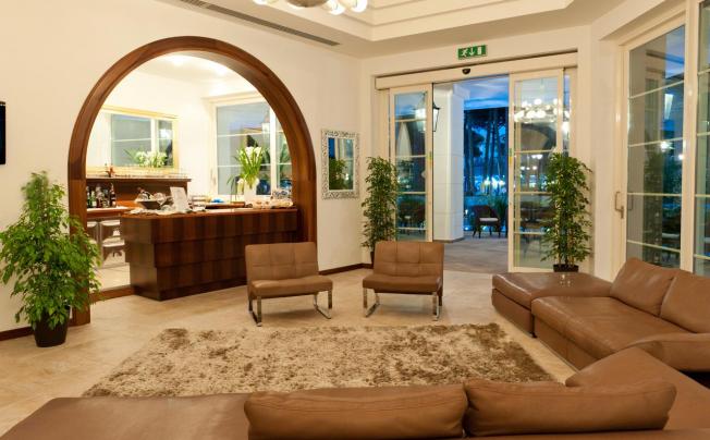 Фото отеля Belvedere Hotel