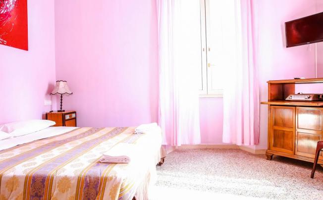 Фото отеля C. Luxury Palace & Hostel