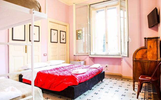 Фото отеля C. Luxury Palace & Hostel